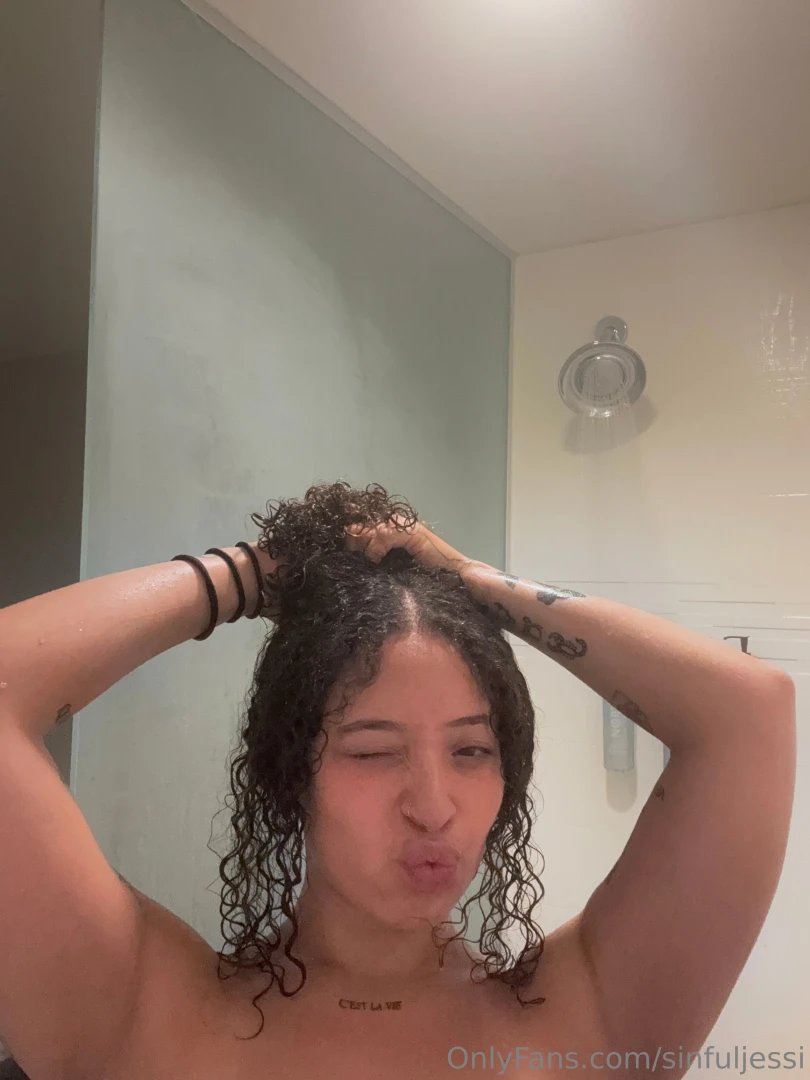 Did you see the new shower content on my premium playwithjessii 
