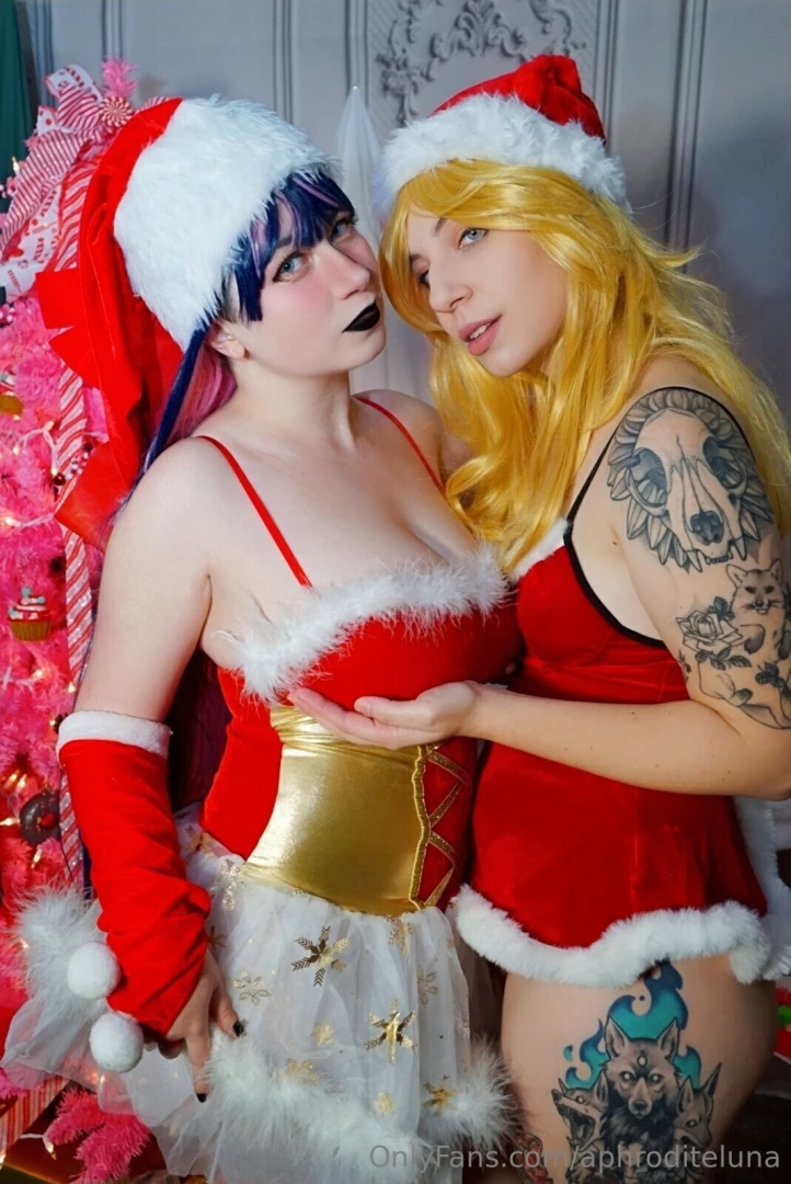Don t forget to go unlock mine and usatame s holiday set we both have 