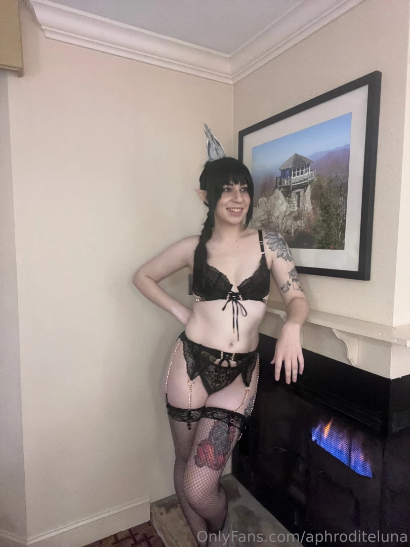 A romantic night in the tavern with shadowheart photoset i made so part 1 