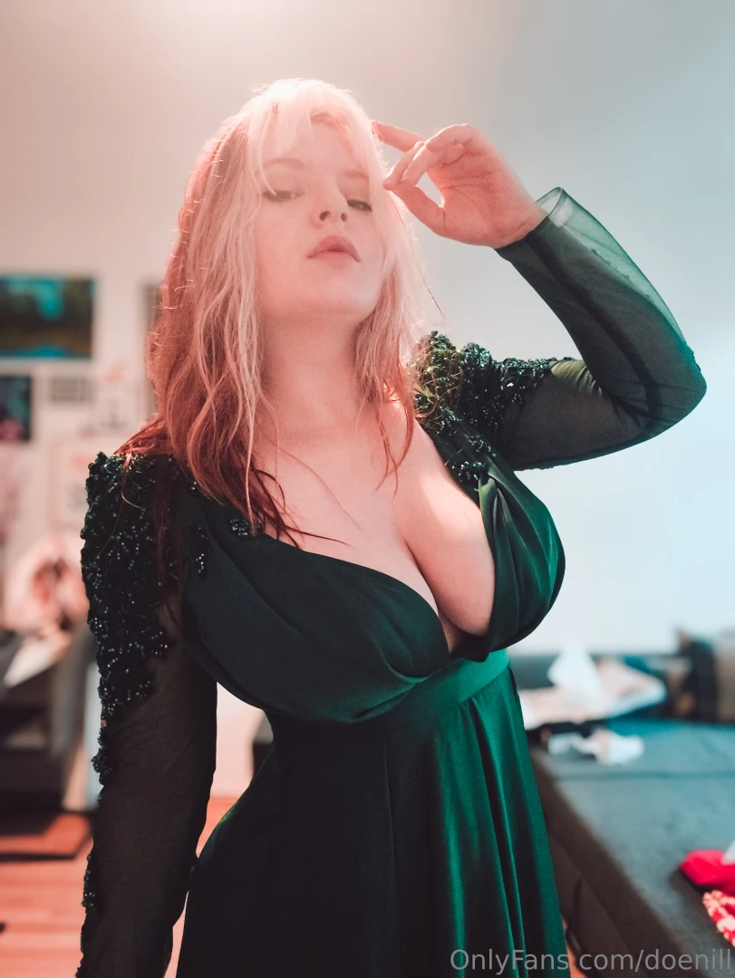 Day 9 brings a dress that might remind a bit on a christmas tree part 2 