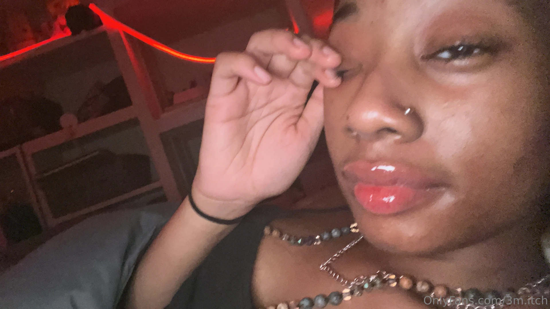 Quick lil bit of me showering an oiling up for you cutiess part 7 