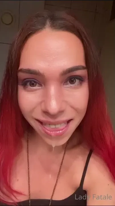 I gave my slavegirl destiny the task to drool for me if she can 