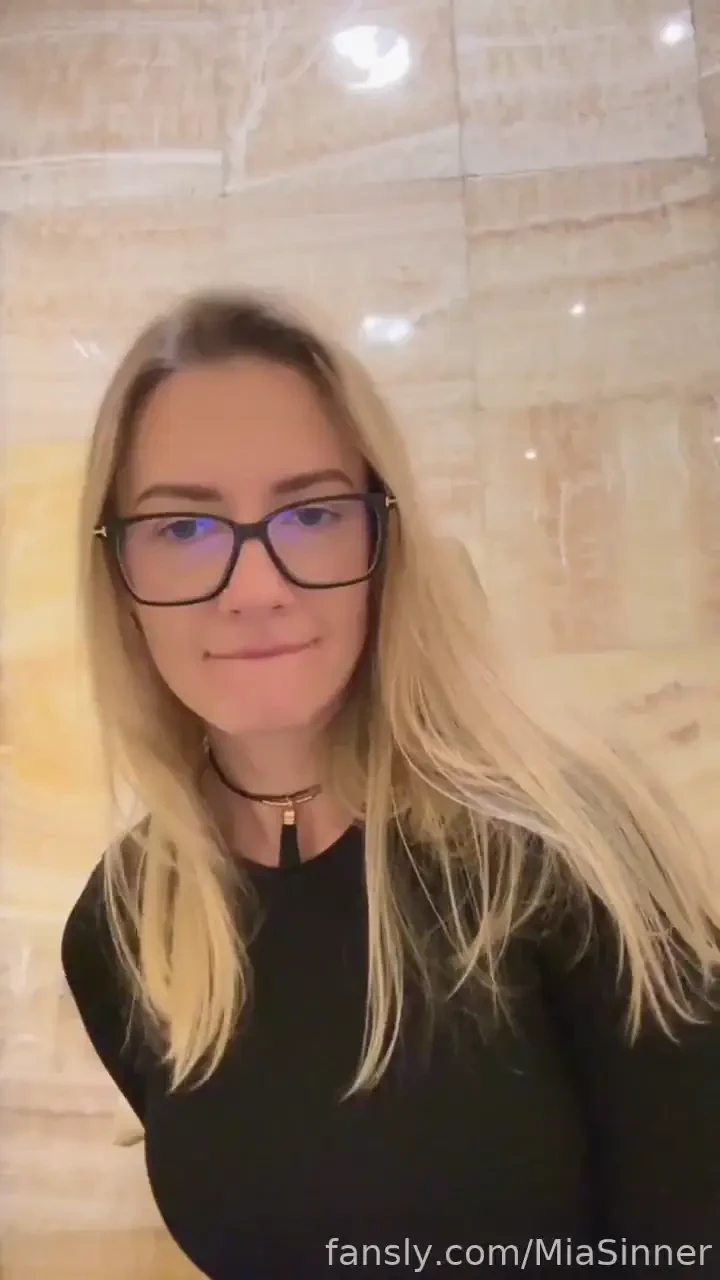 I know how important my stretched ass is to you analplug publictoilet 