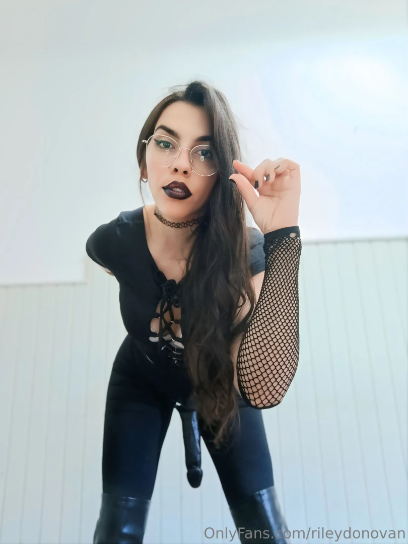 You know you ll never be able to satisfy me but but that s what makes 