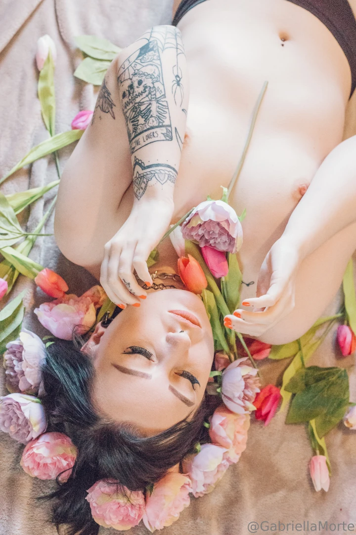 Spring time throwback i can t believe how tattoo less i am 