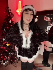 It s baaaack but this year there s even more 25 days of exclusive