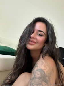 Who s your fav brunette