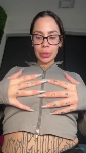 Babeeeeeeeee can you help me talk all these damn clothes off im trying part 1