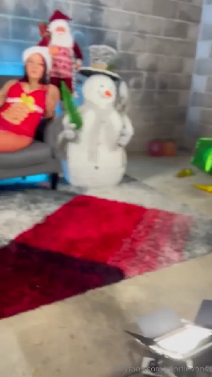 Merry christmas if i made you cum this year you owe me a gift 