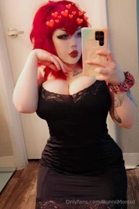 Do you love a thick gothic girl