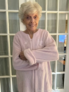 Eat more pussy gilf milf granny oma grandma mature cougar pussy fuck