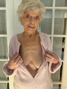 Eat my pussy under my robe it s shaved gilf milf granny oma grandma