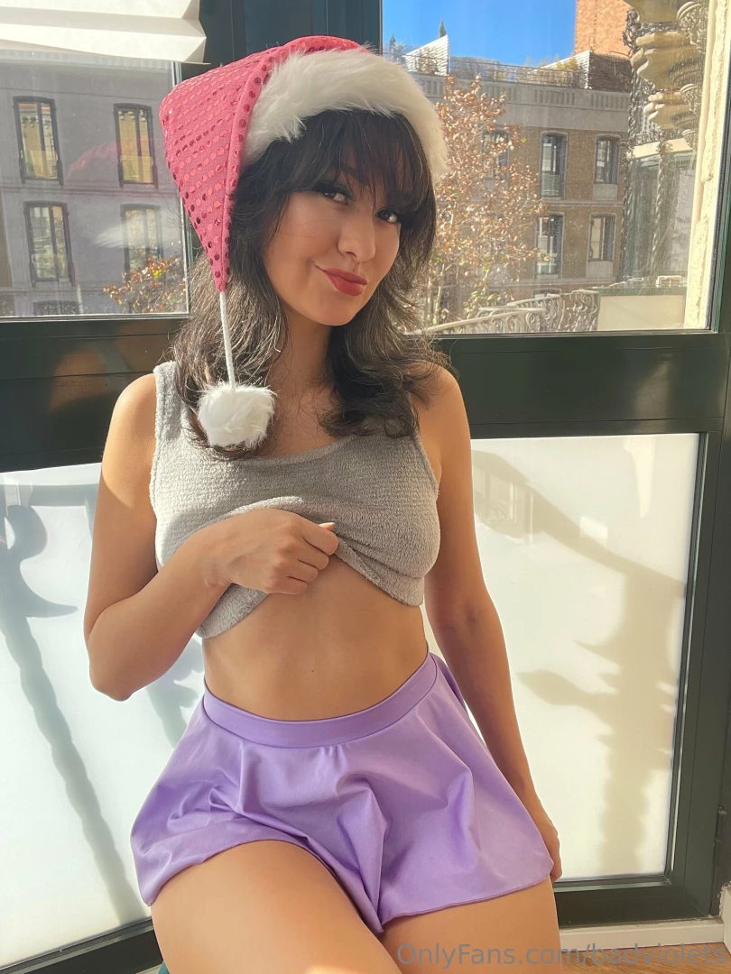 Wanna see me take my top off and lift my skirt up how bout bending 