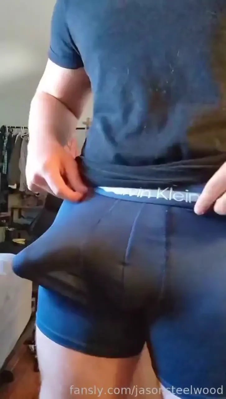 Dm me if you d worship my cock 