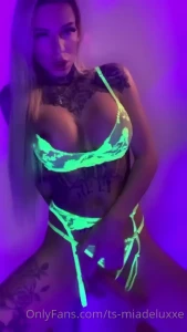 Guten morgen daddy wer ist auch zurzeit so horny wie ich wie ich das