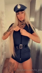 Oder doch lieber polizistin wen darf ich kontrollieren wer b se wird