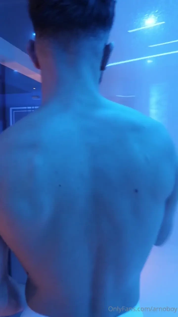 Qui me rejoint dans le hammam 