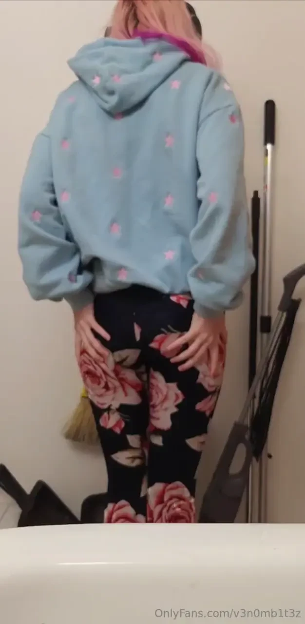 Do you think my coworker can tell i have no panties on come in the 