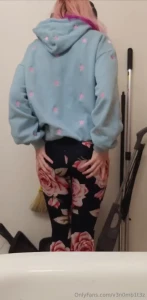 Do you think my coworker can tell i have no panties on come in the