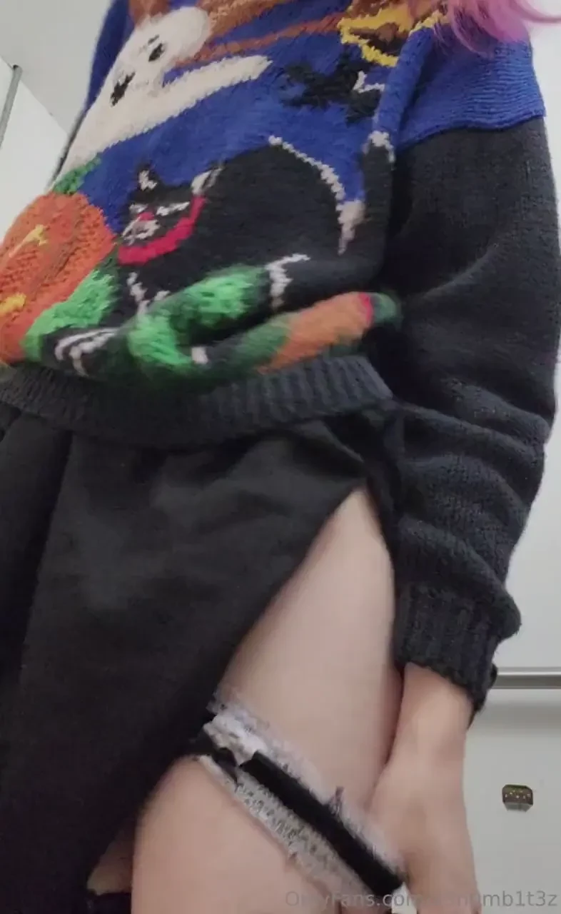 Wanna see what s under this here s a sneak peek of me being naughty at 