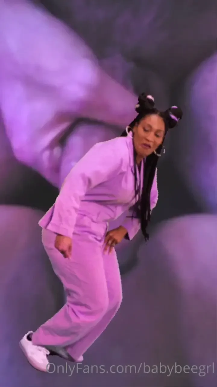 Mmm i love watching him stick his cock in me gliding it in and out if 