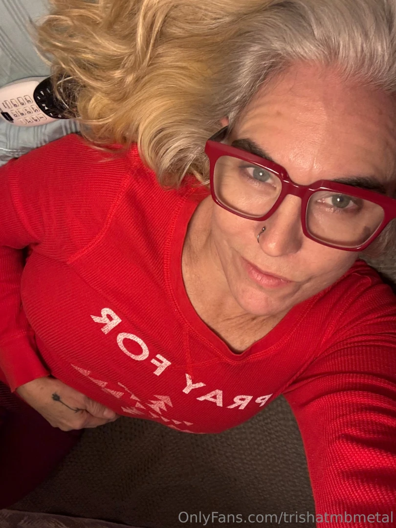 Might like red a little bit- i m ready for santa i ve been a good 