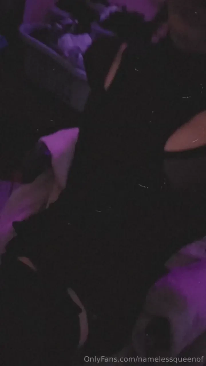 Pretty random but wanted to give you all a kiss for the love and 