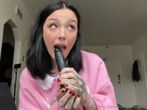 Showing off my skills feed my mouth hon