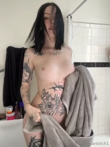 Dancing while being naked is so empowering you should all do it more
