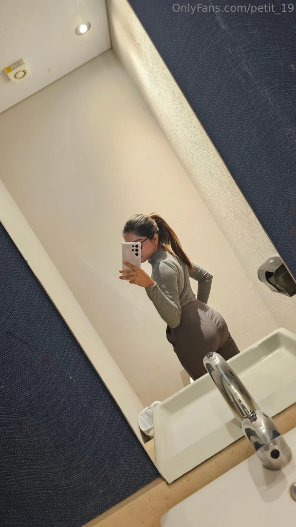 Follow me in my vip petit_vip 