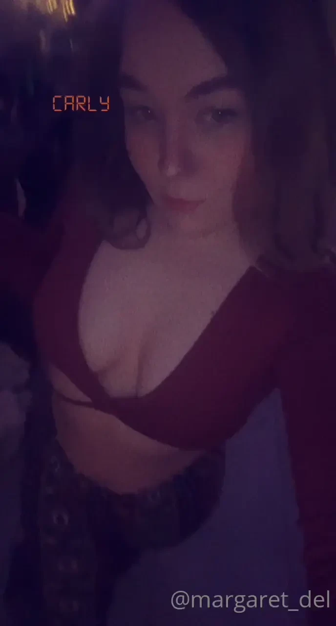 Wanna see me untie my shirt 