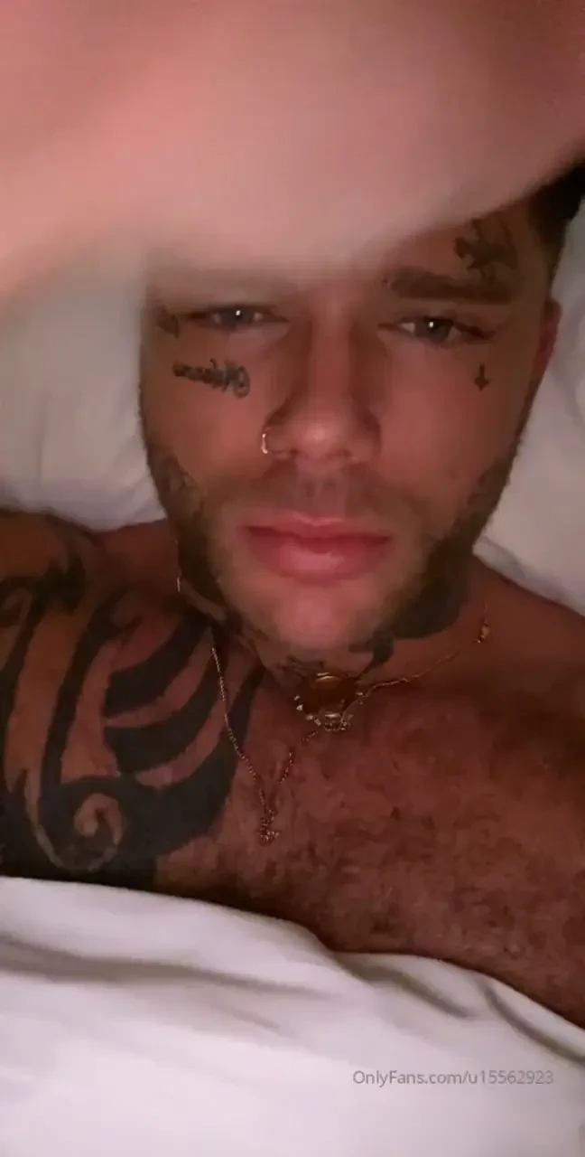 I had the sexiest threesome ever but i wasn t allowed to film it in 