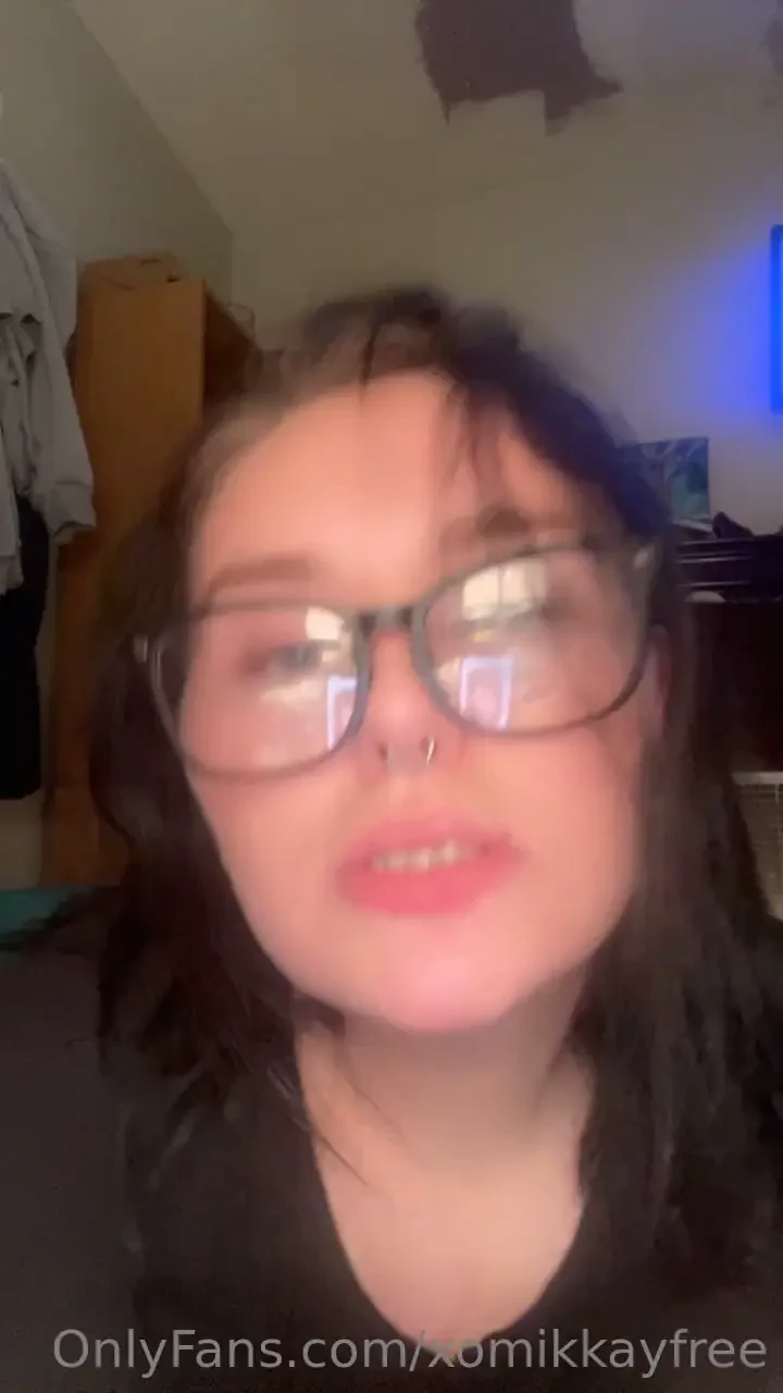 Hi bby dm me your wildest dreams 