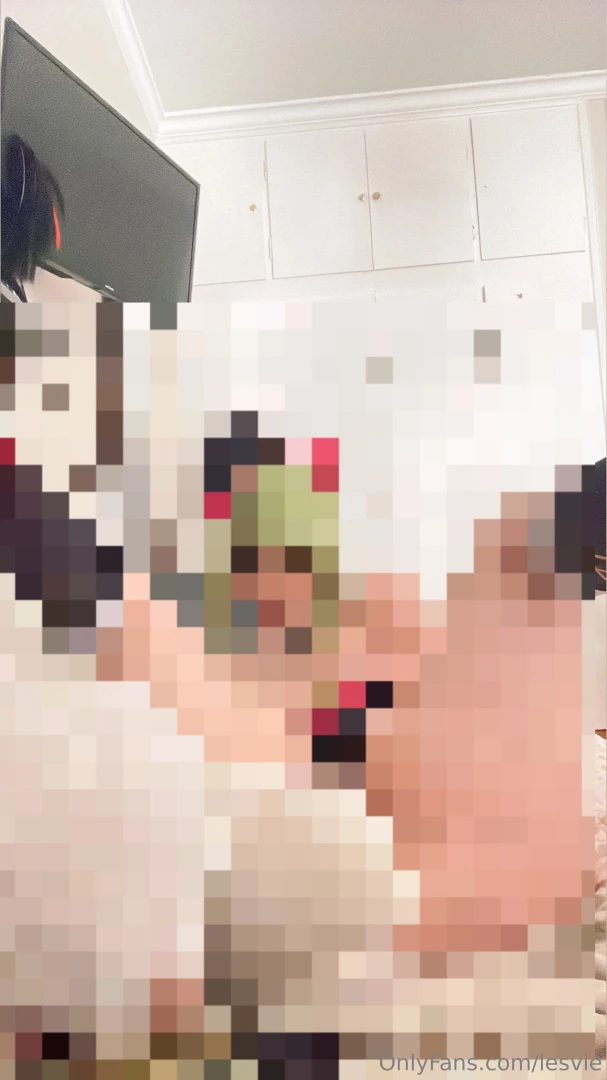 Topless and spreading my legs like a pro includes set 1 and 2 