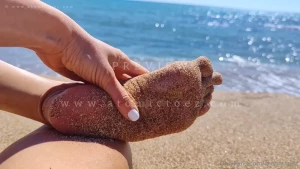 atomictoez - Sandy sole on the beach full video is also available on premium page 