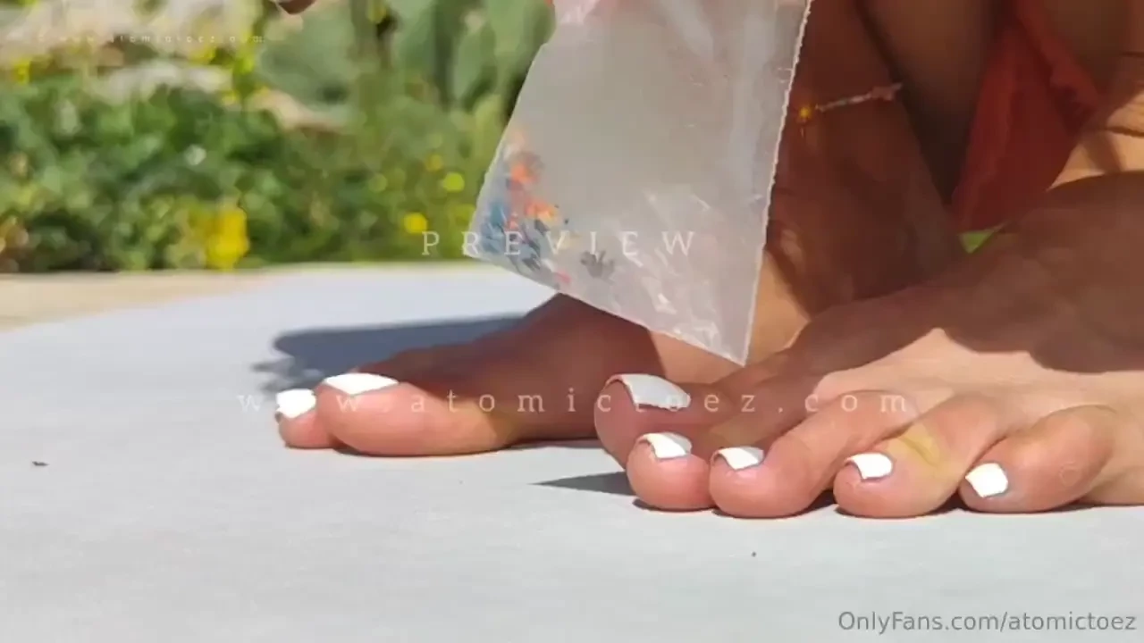 Giantess has prepared a yoga lesson for tinies today it is going to be 