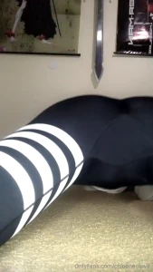 Pull my leggings down and breed me