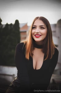 Annie_saint now wet she loves having her juicy ass squeezed this part 414