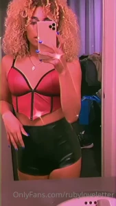 I m loving this new outfit what do you think