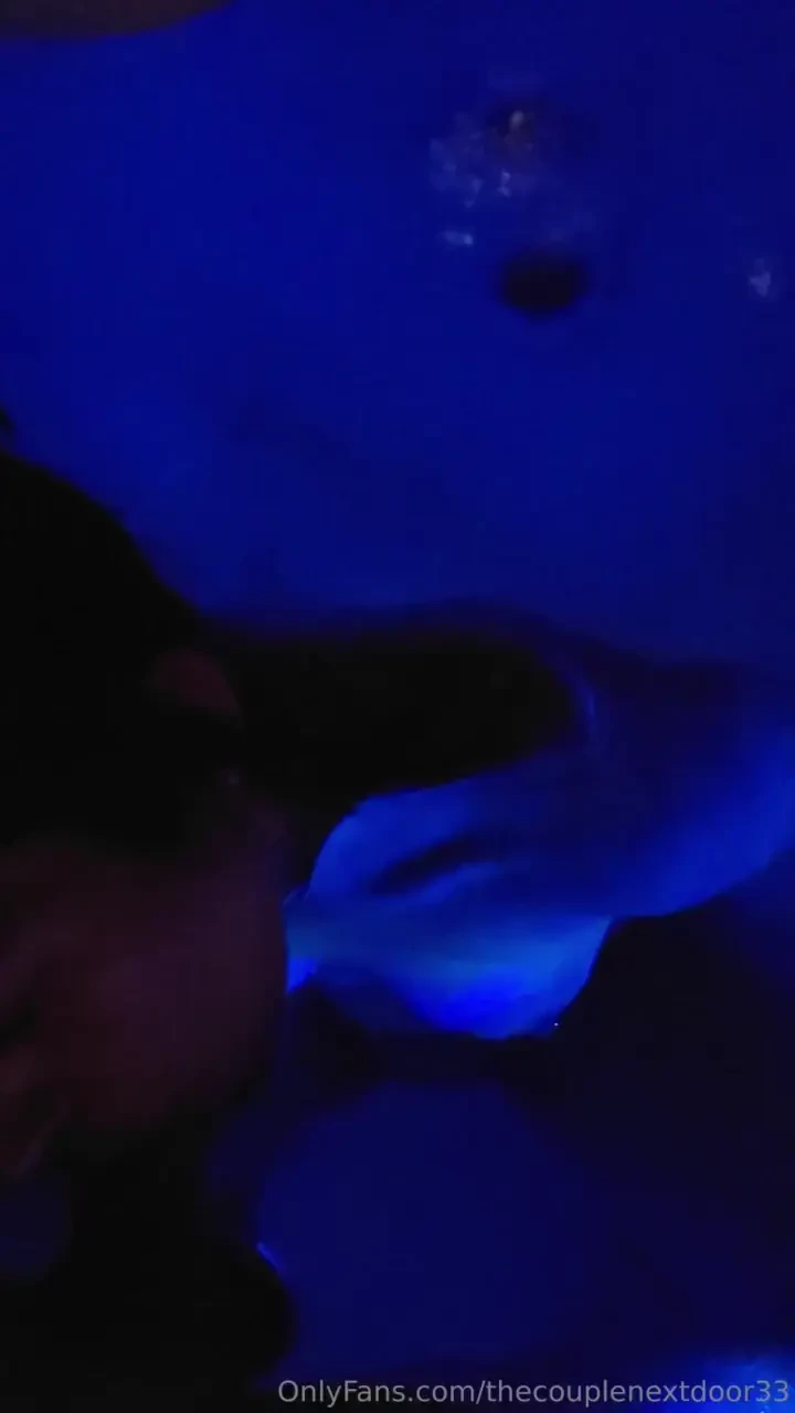 Getting that dick sucked in the hot tub 