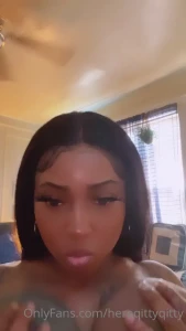 A whole lot of sexy shit goin on ova here