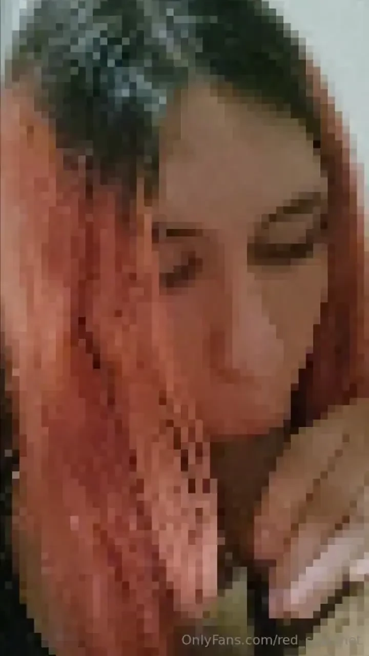 Me estaba grabando mientras me probaba un conjuntito de lencer a vi 