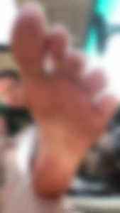 Lazy day off in the sun wearing flipflops has left my feet dirty i ve