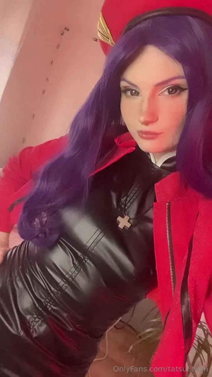 Any lovers of tight leather dress here 