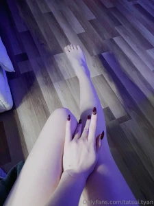 Any feet lovers here let me know in dms i got smth interesting for you