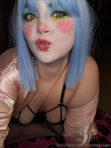 It s time for clown smooches