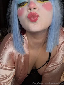 It s time for clown smooches part 1