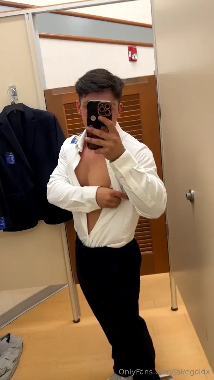 Who wants to see meet me in the dressing room 