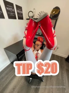 Grippin it so tight your is gonna throbbbb when u see this 20 and let part 2