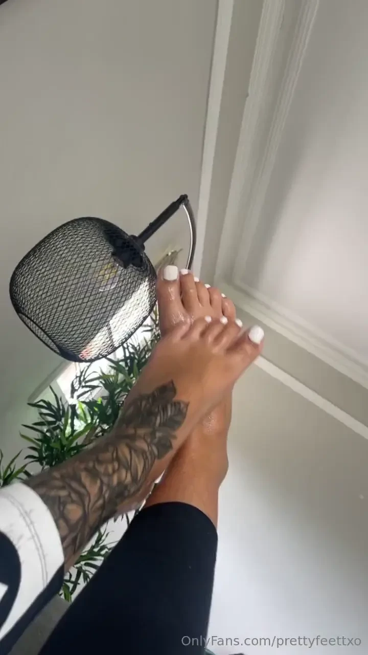 Covered my feet in oil what would you do if i was rubbing my feet 